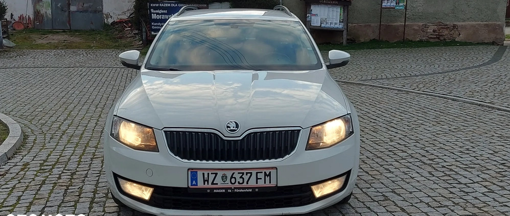 Skoda Octavia cena 29900 przebieg: 220000, rok produkcji 2016 z Myślenice małe 232